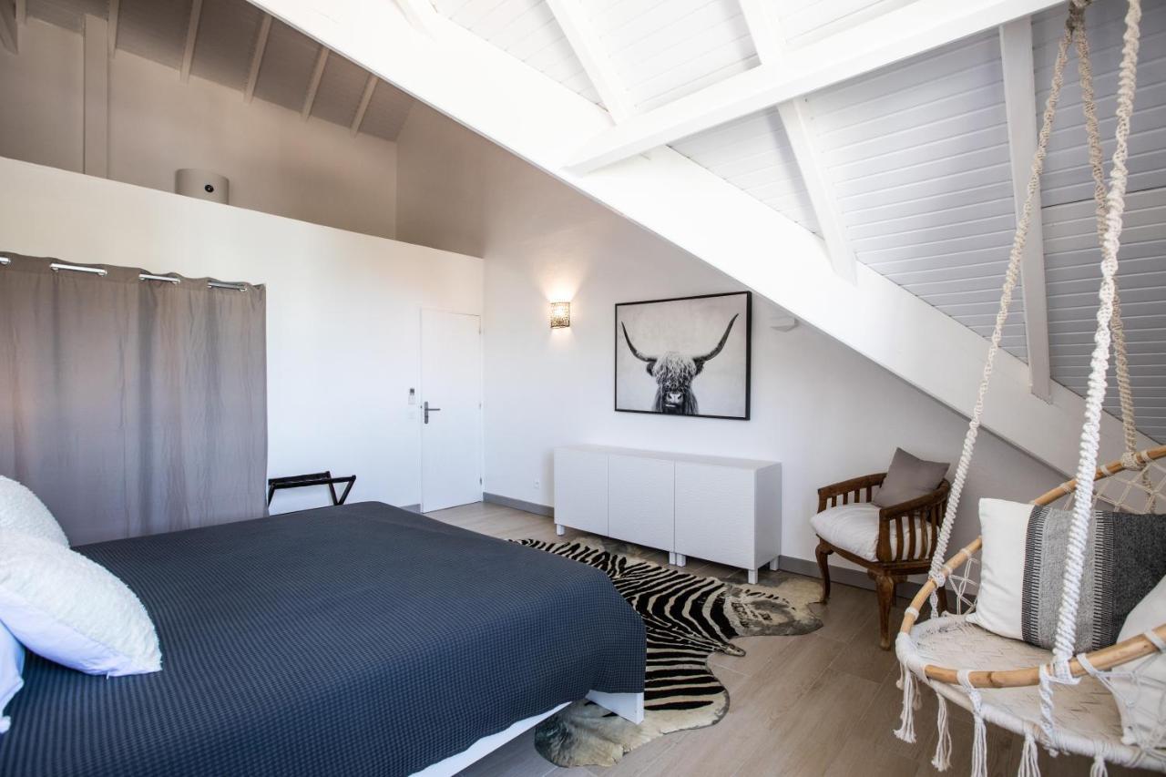 Stunning New Apartment With View Of Orient Bay Quarter of Orleans Exterior foto